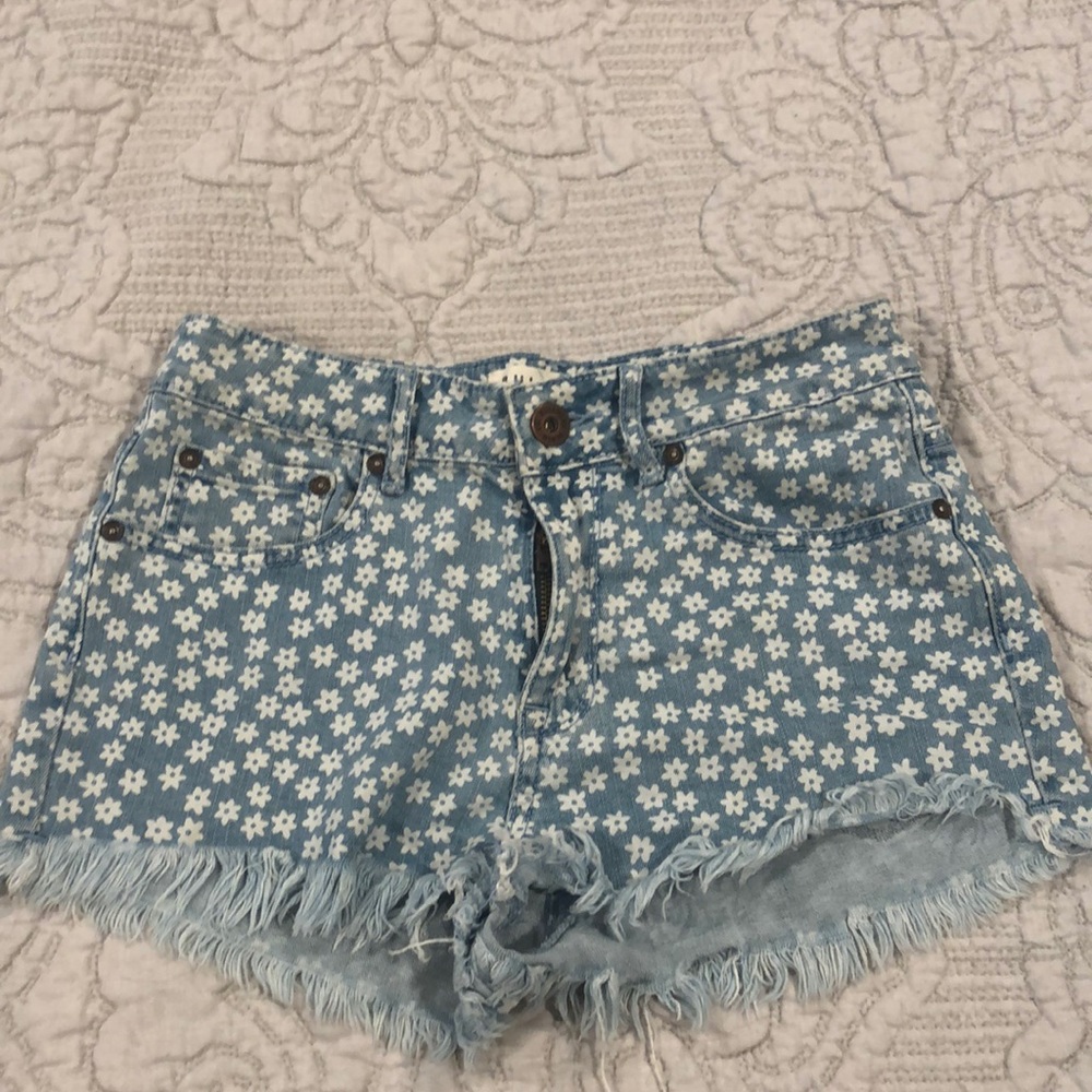 Floral fringe shorts